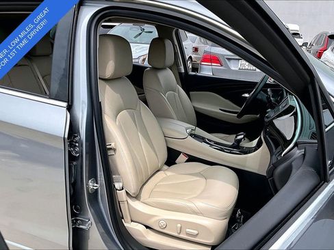 Used 2020 Buick Envision Essence FWD image 11