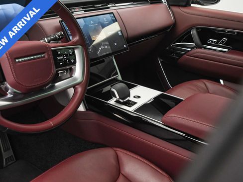 Used 2025 Land Rover Range Rover SE image 39
