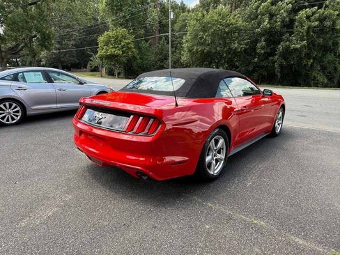 Used 2015 Ford Mustang Convertible RWD image 4