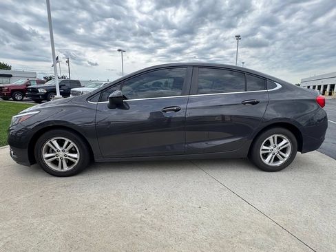 Used 2016 Chevrolet Cruze LT w/ Convenience Package FWD image 4