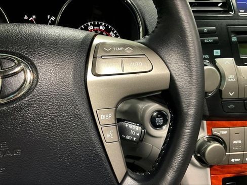 Used 2010 Toyota Highlander Limited image 19