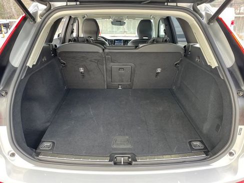 Used 2025 Volvo XC60 B5 Plus image 15