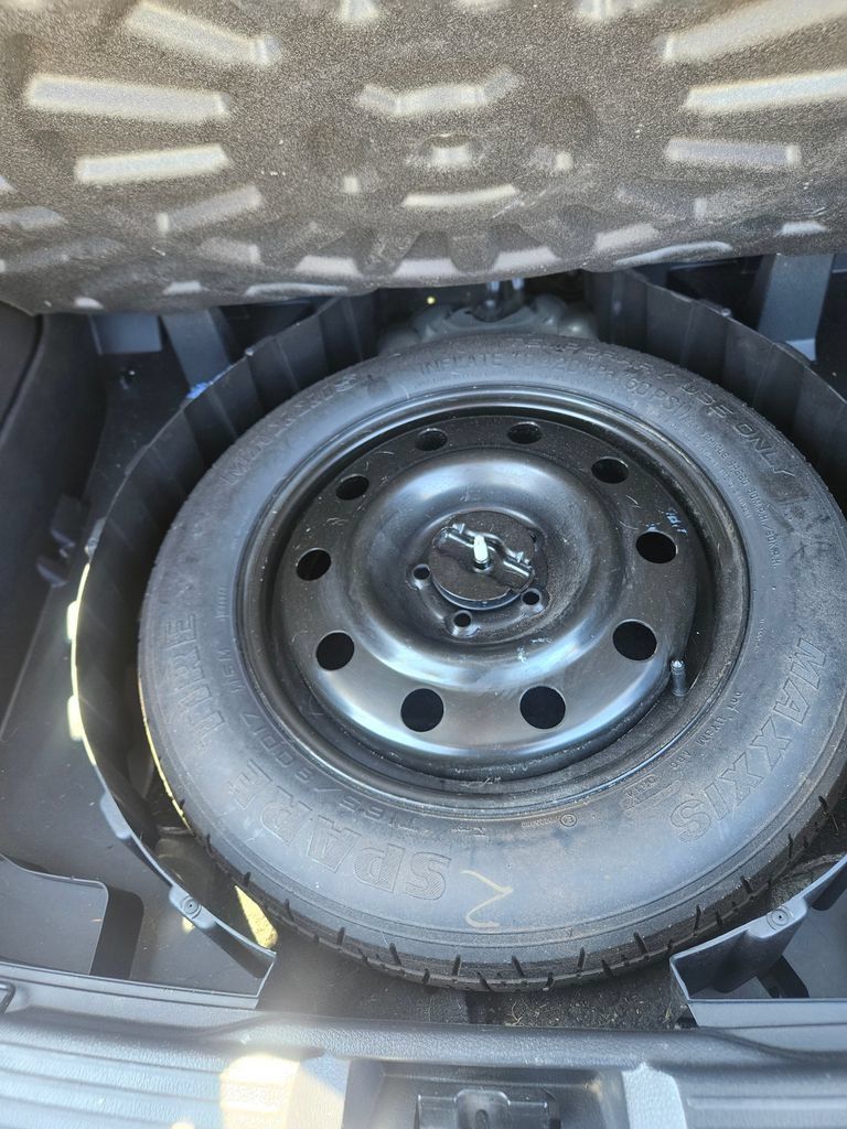 Used 2014 Lincoln MKX AWD w/ Equipment Group 102A image 29