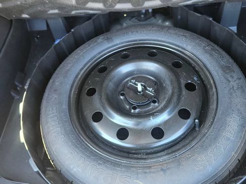 Used 2014 Lincoln MKX AWD w/ Equipment Group 102A image 29