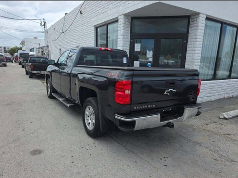 Used 2018 Chevrolet Silverado 1500 LT w/ All Star Edition AWD/4WD image 2