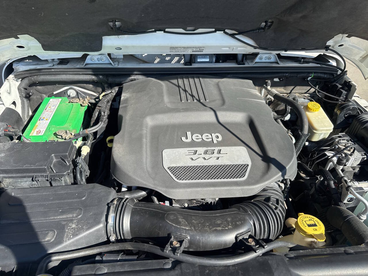 Used 2013 Jeep Wrangler Unlimited Sahara w/ Dual Top Group AWD/4WD image 28