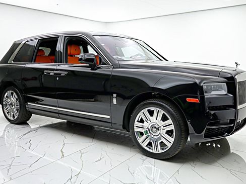 Used 2022 Rolls-Royce Cullinan AWD/4WD image 19