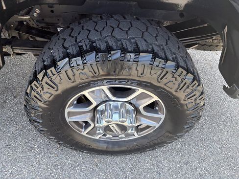 Used 2023 Ford F250 Lariat AWD/4WD image 10