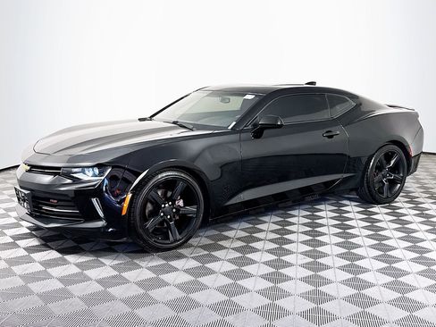Used 2018 Chevrolet Camaro LT w/ RS Package image 4