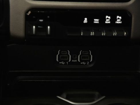 Used 2020 RAM 1500 Laramie image 28