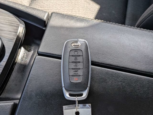 Used 2025 Nissan Rogue SV AWD/4WD image 33