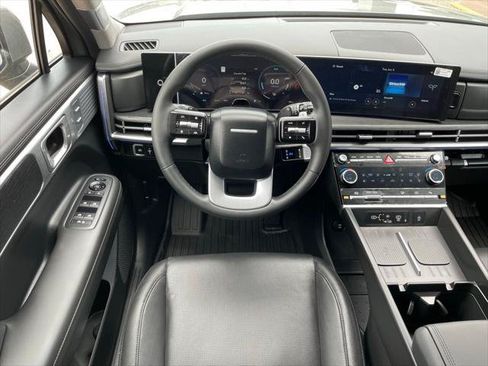 Used 2025 Hyundai Santa Fe Limited FWD image 18