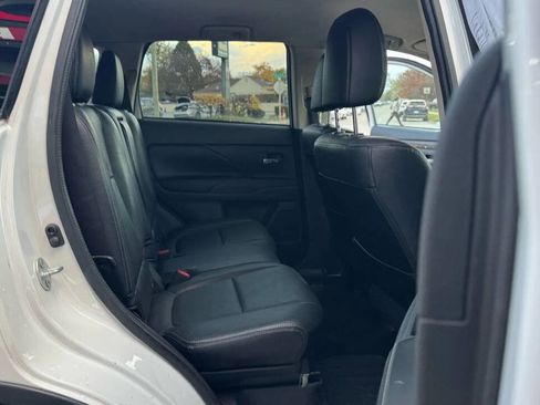 Used 2016 Mitsubishi Outlander SEL image 24