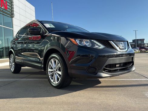 Used 2019 Nissan Rogue Sport SV AWD/4WD image 4