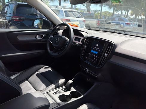 Certified 2024 Volvo XC40 B5 Core w/ Protection Package Premier AWD/4WD image 57
