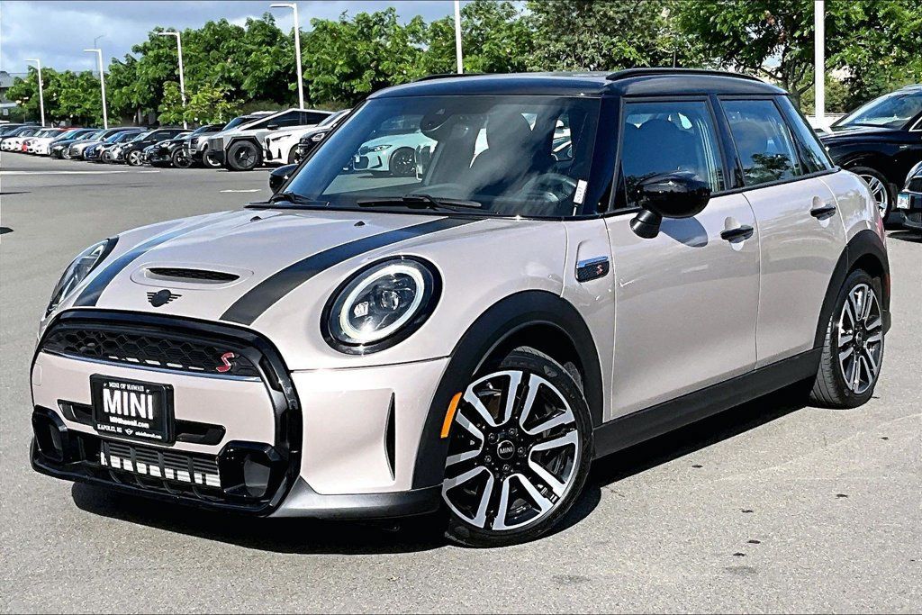 Used 2022 MINI Cooper S FWD image 2