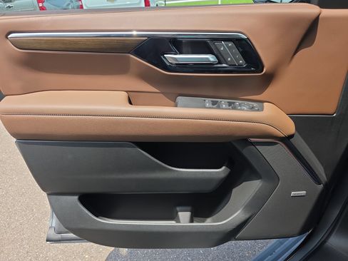 New 2026 Chevrolet Suburban High Country RWD image 18
