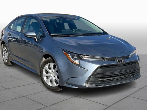 Used 2024 Toyota Corolla LE image 2