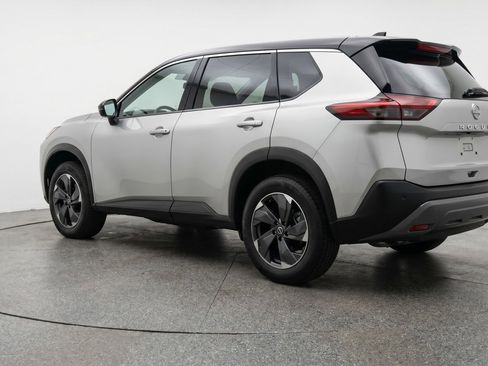 Used 2025 Nissan Rogue SV AWD/4WD image 6