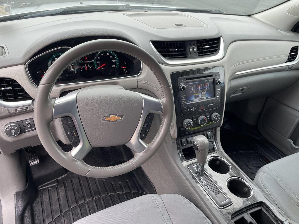Used 2017 Chevrolet Traverse LT AWD/4WD image 19