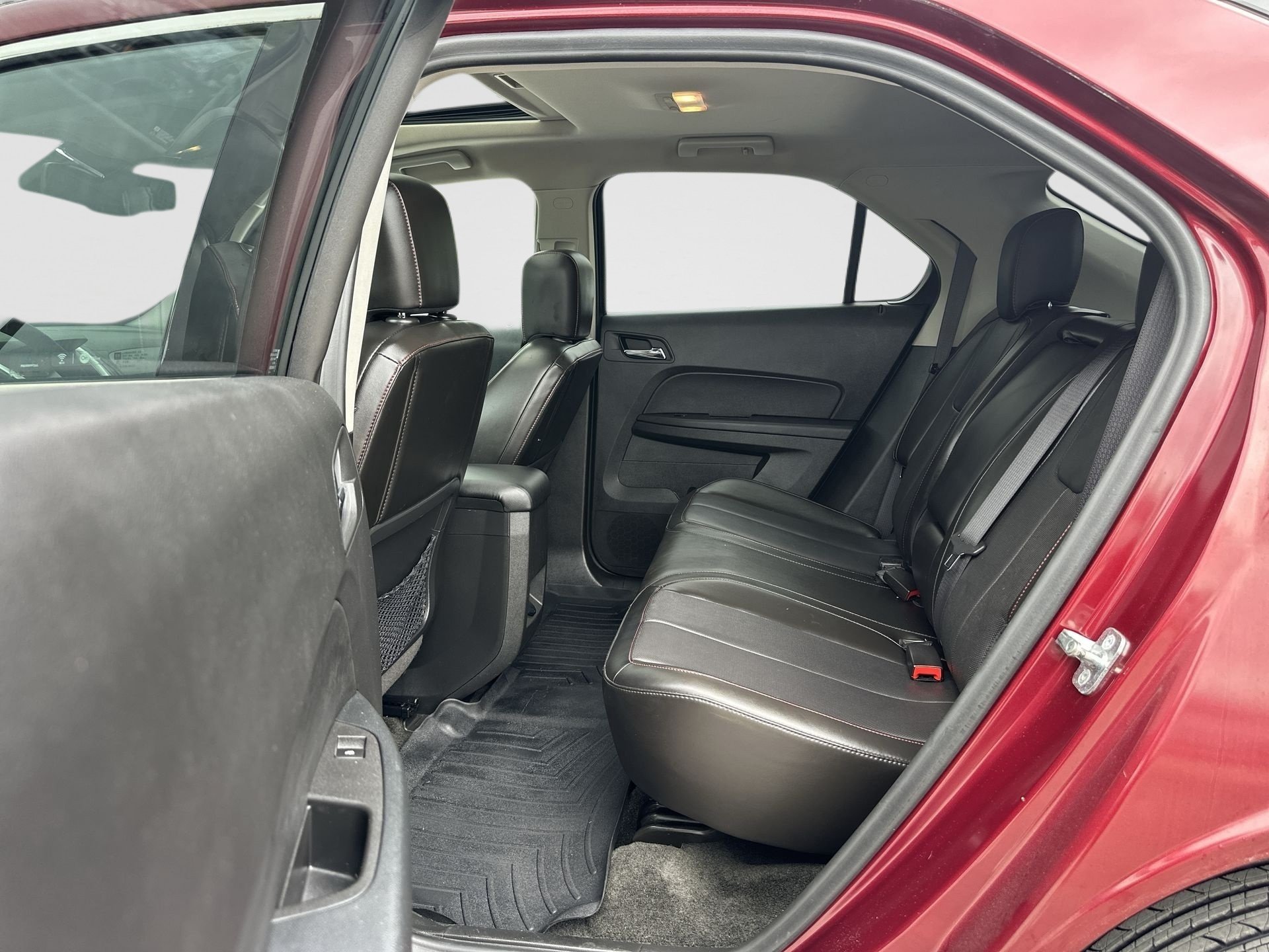 Used 2016 Chevrolet Equinox LTZ w/ Enhanced Convenience Package FWD image 25