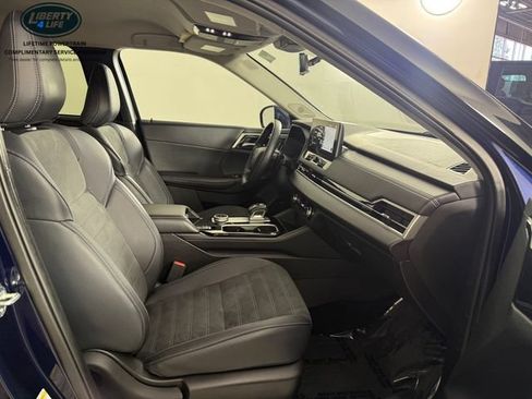 Used 2025 Mitsubishi Outlander SE AWD/4WD image 20