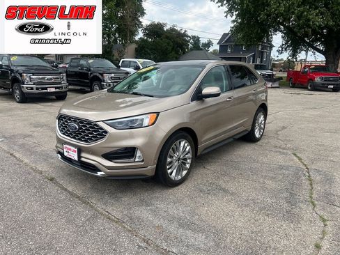 Used 2021 Ford Edge Titanium w/ Equipment Group 301A AWD/4WD image 2