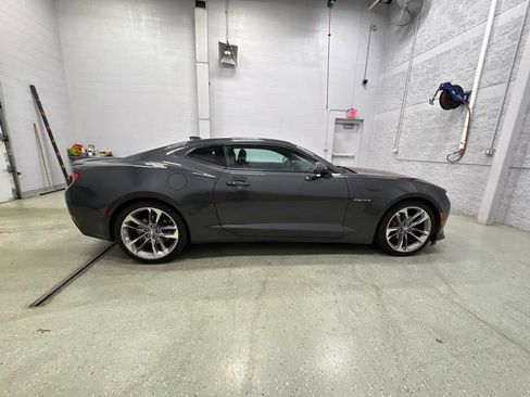 Used 2017 Chevrolet Camaro LT RWD image 3