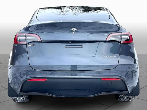 Used 2022 Tesla Model Y Long Range image 4