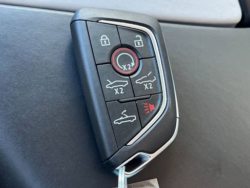 Used 2023 Chevrolet Corvette Stingray Premium Conv w/ Z51 Performance Package image 27