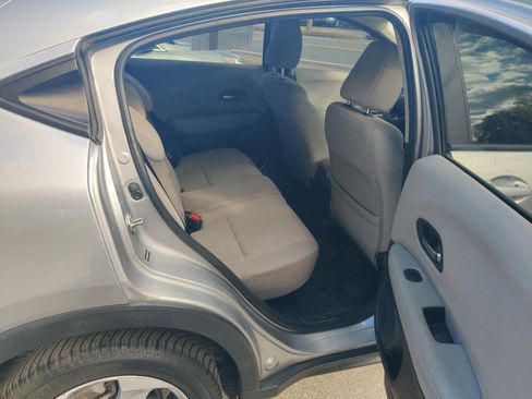 Used 2018 Honda HR-V LX image 15