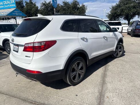 Used 2016 Hyundai Santa Fe SE w/ Option Group 03 AWD/4WD image 5