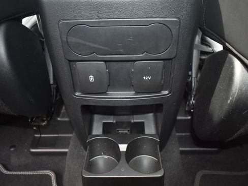 Used 2022 Ford Explorer XLT w/ Equipment Group 202A AWD/4WD image 38