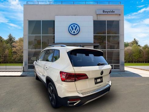 Certified 2023 Volkswagen Taos SE w/ Panoramic Sunroof Package AWD/4WD image 5