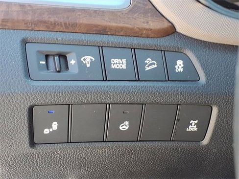 Used 2018 Hyundai Santa Fe Sport image 12