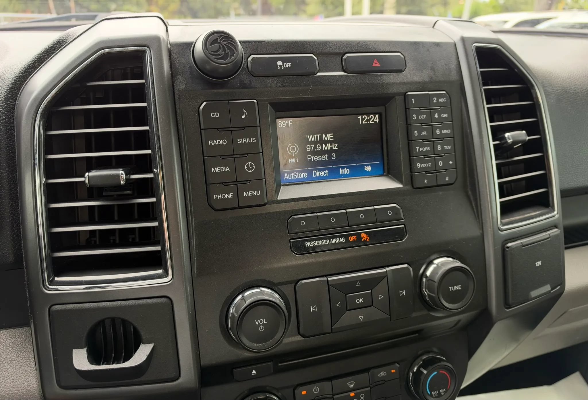 Used 2017 Ford F150 XLT RWD image 15