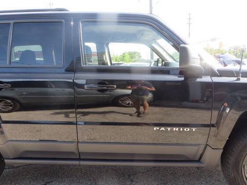Used 2015 Jeep Patriot Sport w/ Power Value Group AWD/4WD image 22