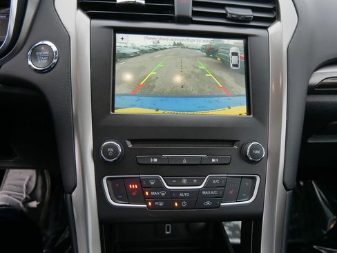 Certified 2018 Ford Fusion SE w/ Fusion SE Technology Package image 33