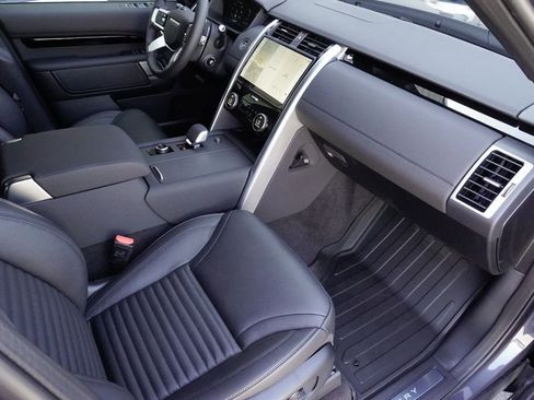 New 2026 Land Rover Discovery S AWD/4WD image 22