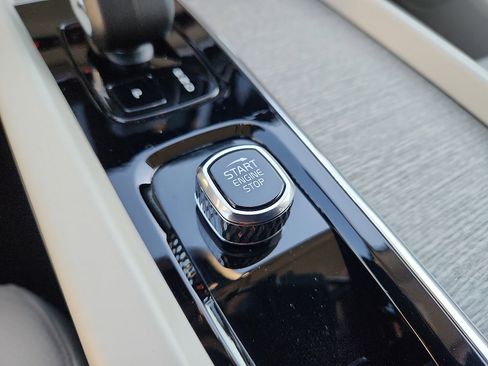 Certified 2023 Volvo XC60 B5 Plus w/ Climate Package image 26