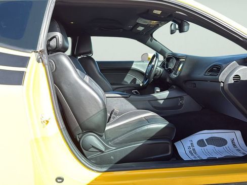 Used 2017 Dodge Challenger GT w/ Driver Convenience Group image 11