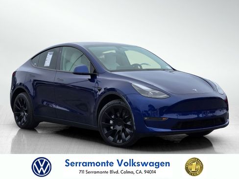 Used 2023 Tesla Model Y Long Range AWD/4WD image 1