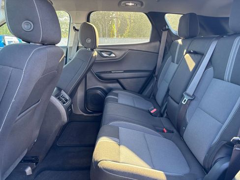 Used 2025 Chevrolet Blazer LT FWD image 25