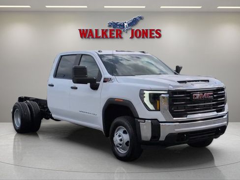 New 2026 GMC Sierra 3500 Pro AWD/4WD image 1