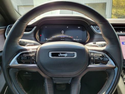 Used 2023 Jeep Grand Cherokee Summit w/ Adv Protech Group IV AWD/4WD image 12