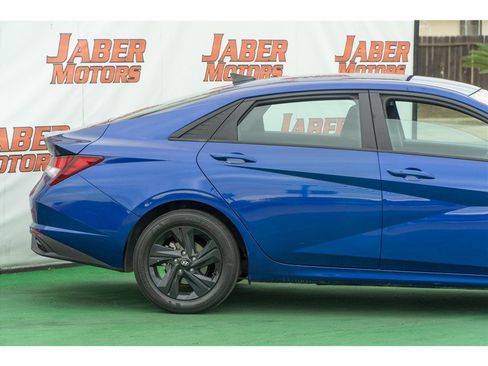 Used 2023 Hyundai Elantra SEL FWD image 8