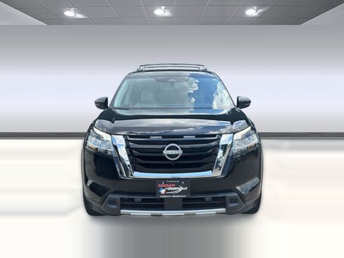 Used 2023 Nissan Pathfinder SL w/ SL Premium Package FWD image 6