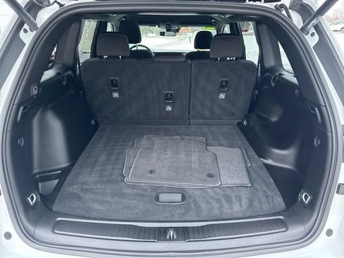 Certified 2025 Jeep Grand Cherokee Laredo w/ Luxury Tech Group I image 32