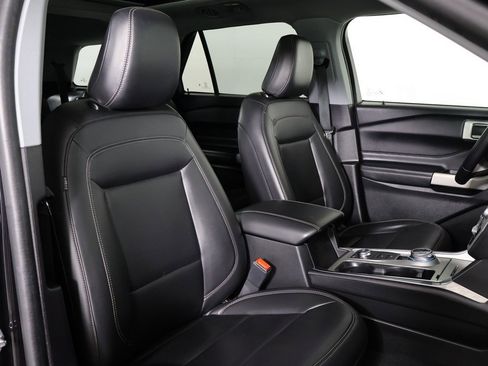 Used 2022 Ford Explorer XLT w/ Equipment Group 202A image 26