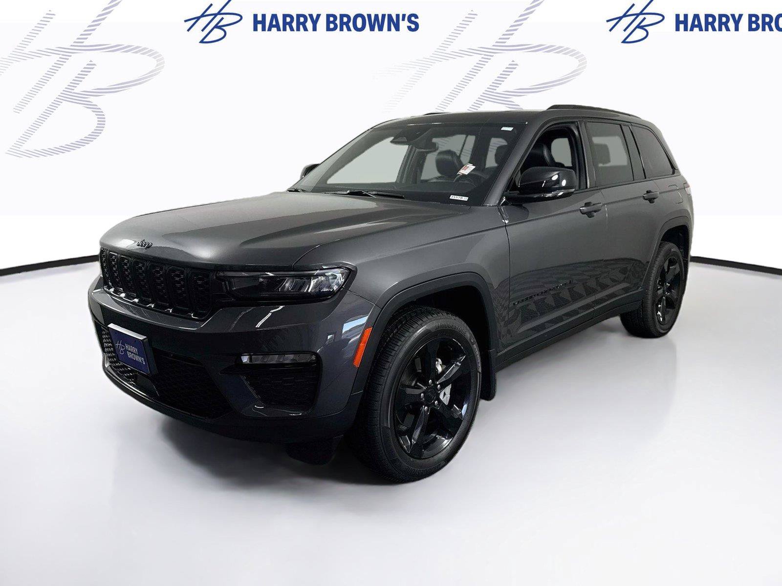 Used 2024 Jeep Grand Cherokee Limited w/ Black Appearance Package AWD/4WD image 1